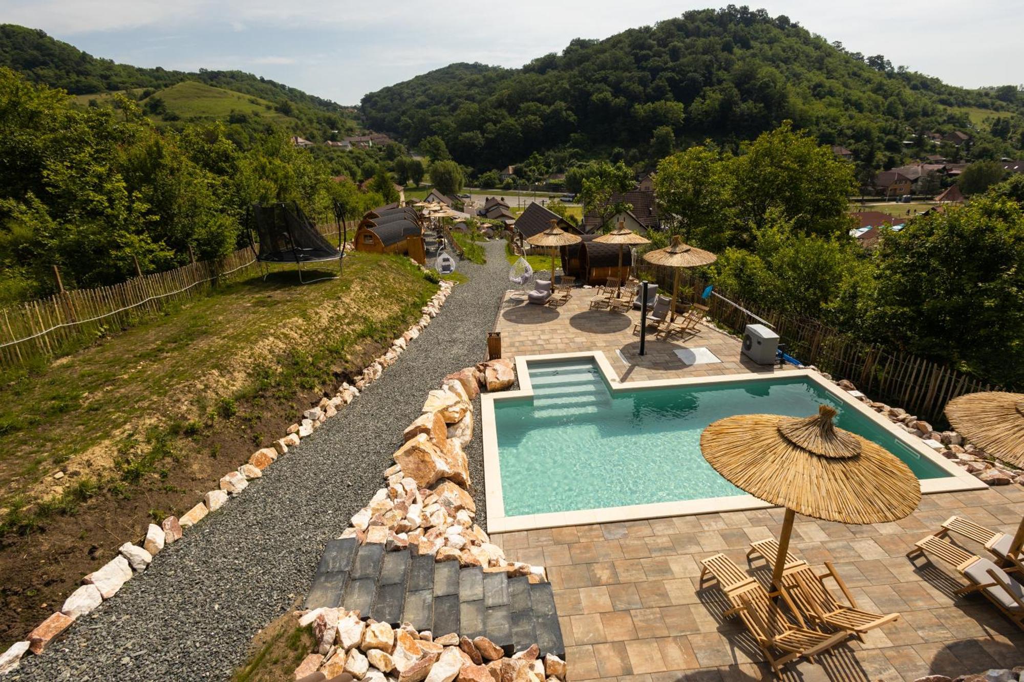 Complex Butoaiele Transilvaniei - Cazare & Spa - Natura - Relaxare Mediaş Exteriör bild